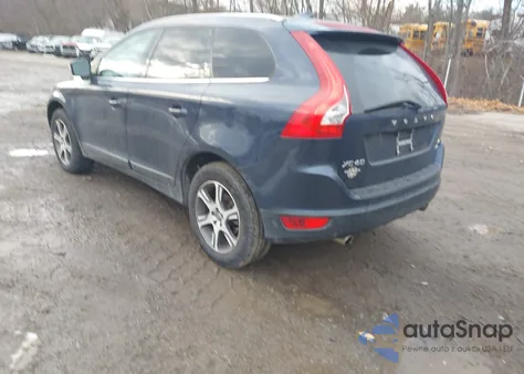 2013 Volvo Xc60 T6 z USA, uszkodzony, nr VIN YV4902DZ1D2431742